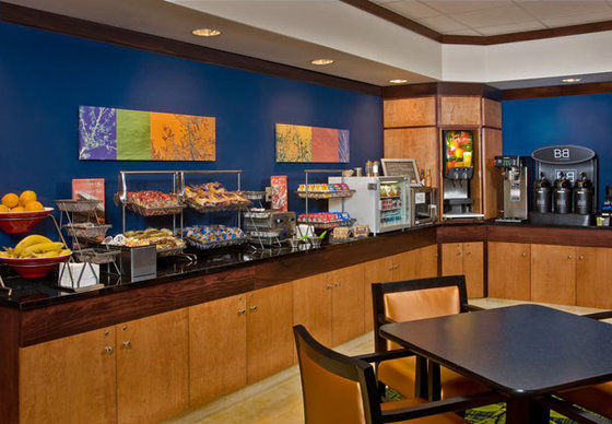 Fairfield Inn And Suites By Marriott Ларамі Ресторан фото